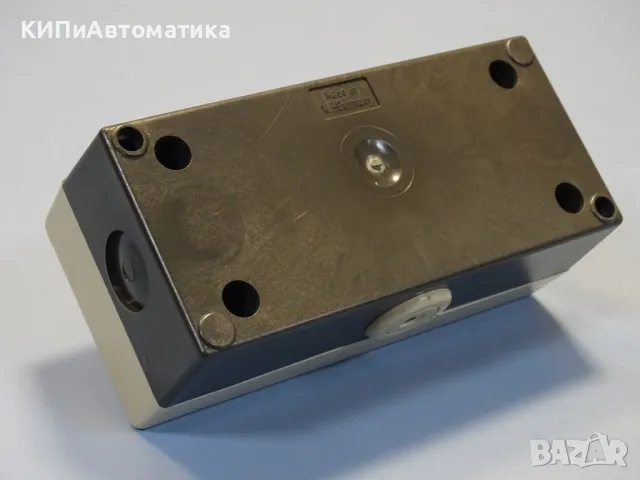 бутониера 3-бутона Klockner-Moeller 099612 220V 6A, снимка 6 - Резервни части за машини - 48546545