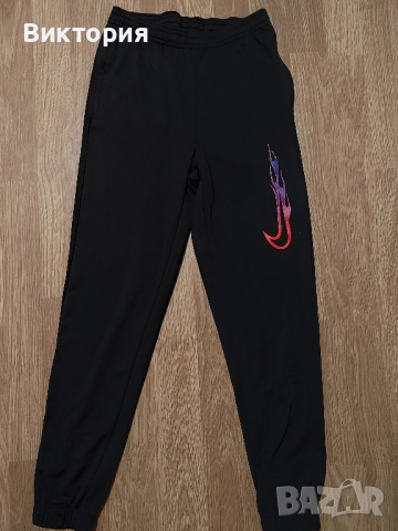 долнище nike 147 размер, снимка 3 - Детски анцузи и суичери - 52222233