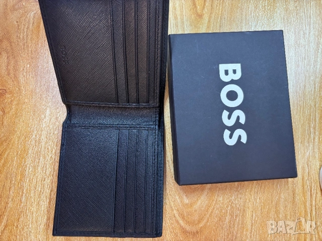 Кожен портфейл BOSS, снимка 3 - Портфейли, портмонета - 53132794