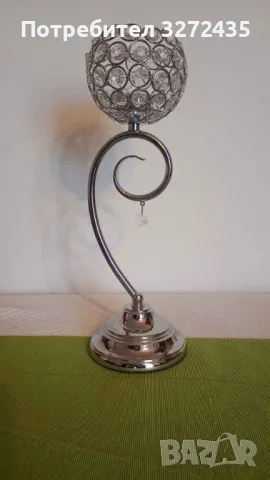 Красив и стилен свещник с кристали