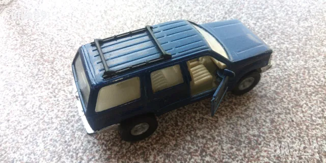 Ford Explorer Maisto - Мащаб 1:42, снимка 4 - Колекции - 49373208