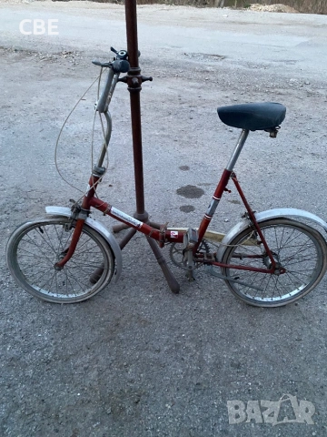 Заглавие: Стар сгъваем велосипед Universal – ретро, полски  Описание: Продавам ретро сгъваем велосип