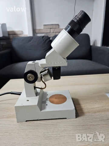 Бинокулярен технически микроскоп