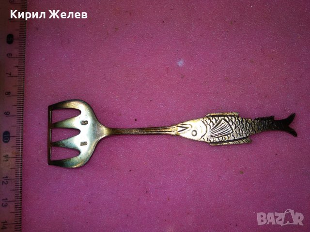 AMD СТАРА РЯДКА КОЛЕКЦИОНЕРСКА ФИГУРАЛНА СРЕБЪРНА ВИЛИЧКА Тип ГРЕБЛО СРЕБРО 800 ПРОБА с ПАТИНА 42979, снимка 13 - Колекции - 44373401