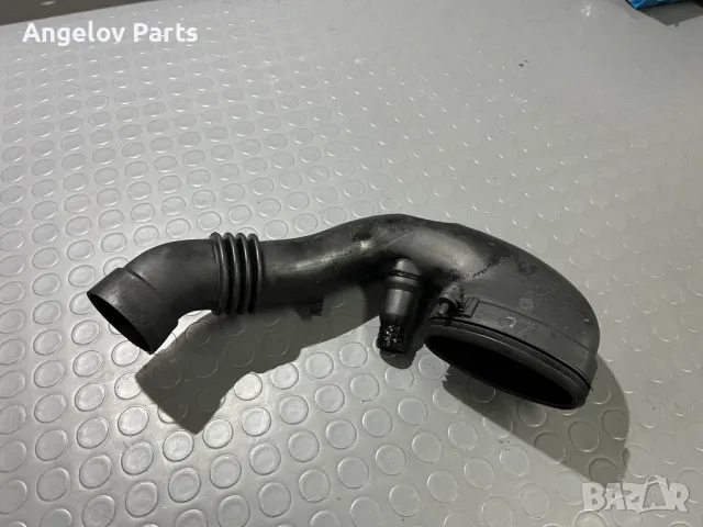 Тръбата към турбото за BMW E46 320d (150 к.с.)