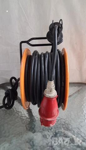 Трифазен стенен удължител на макара с кабел 15м  5х2.5mm