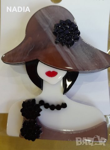 Голяма акрилна брошка