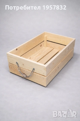 Декоративна дървена щайга с метална верига – среден размер 44×26,5×15 см