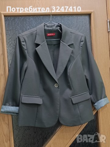 Дамско вталено сако в зелен цвят, р-р 46, цена - 10лв., снимка 1 - Сака - 42437130