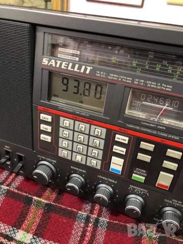 GRUNDIG  satellit 650, снимка 2 - Радиокасетофони, транзистори - 52857233