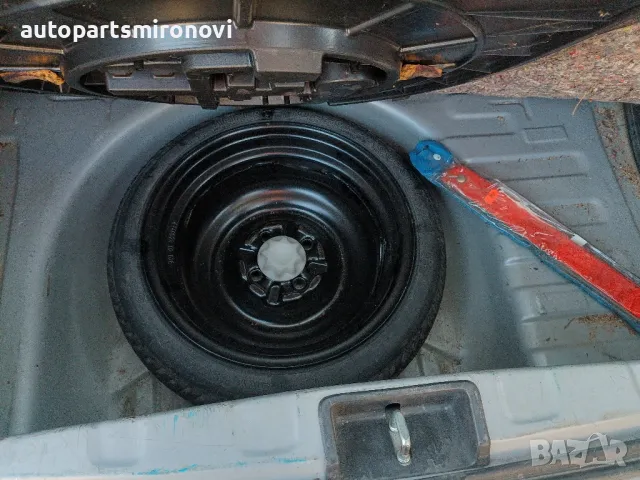 НА ЧАСТИ Ярис 1.3 бензин, снимка 5 - Автомобили и джипове - 48571900