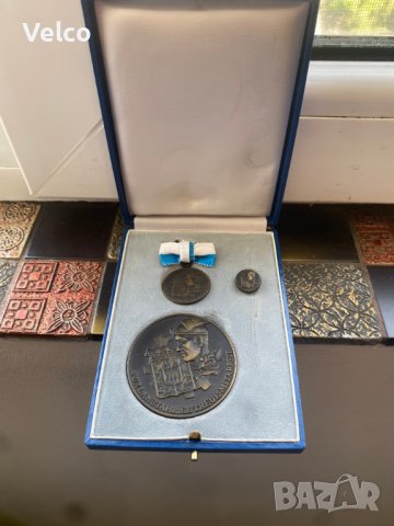 медал значка и плакет, снимка 1 - Антикварни и старинни предмети - 41538449