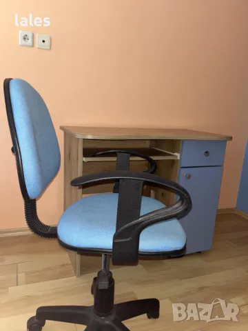 Детско бюро и стол