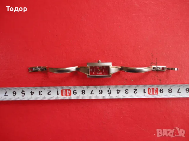 Дамски часовник Gucci, снимка 3 - Дамски - 49072689