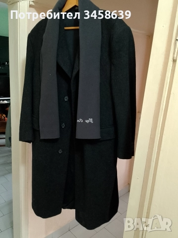 Вълнено палто с шал 