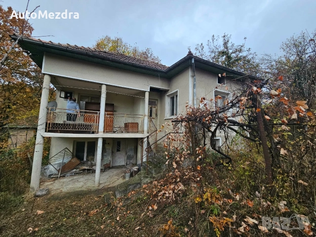 прадава се къща в гр Мездра