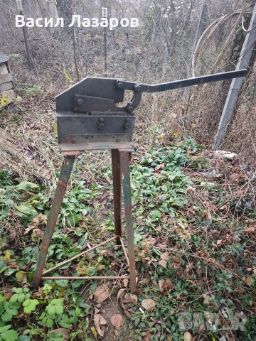 Ръчна гилотина за рязане на ламарина и арматура 