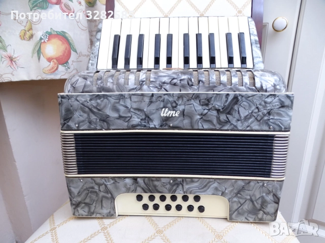Акордеон Велтмайстер 12 баса