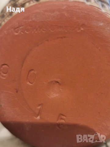 Ръчно изработена изключително красива керамична вазичка, с маркировка. Цена - 40 лв., снимка 2 - Вази - 42256016