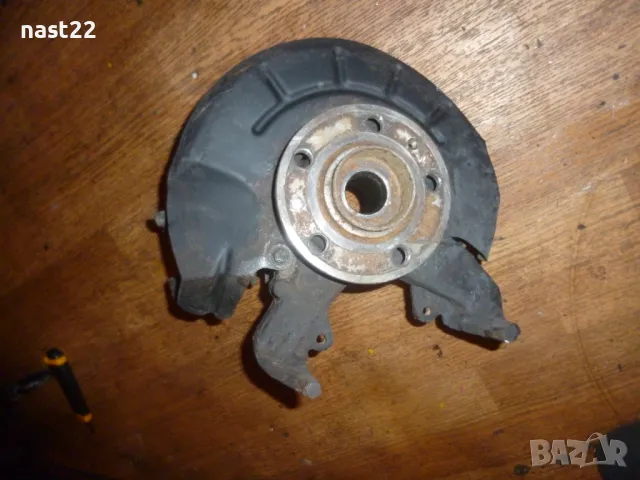 Преден ляв шенкел главина Фолскваген Поло 1,4 тди, снимка 3 - Части - 49942039