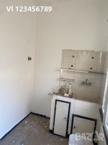 Продава се 4-стаен апартамент 158 кв.м в Центъра на Пловдив – четири изложения, два балкона, изба, снимка 16 - Апартаменти - 52378878