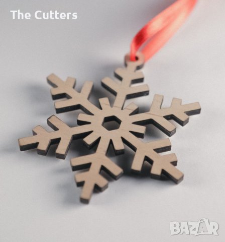 Дървена играчка за елха (снежинка)