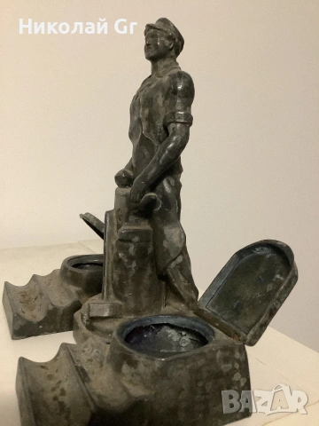 Мастилница времената социализма метал отличен състояние височина 19 см, снимка 5 - Антикварни и старинни предмети - 53012399