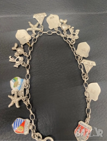 Сребърна гривна талисмани държави дания, снимка 3 - Гривни - 52189161