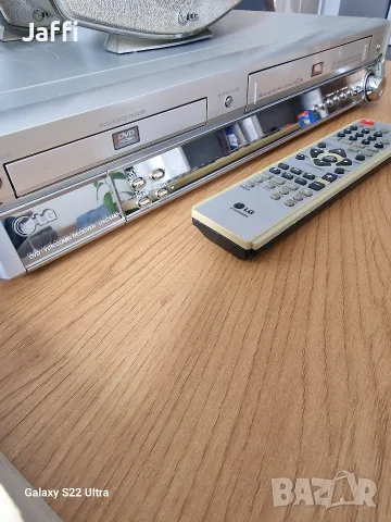 Система за домашно кино LG LH-CX440 (DVD / VHS / Радио тунер )с 5.1 тонколони, снимка 2 - Плейъри, домашно кино, прожектори - 56046393