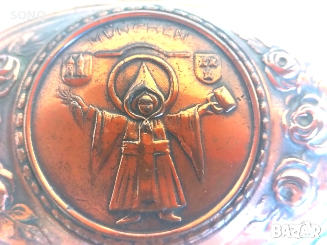 Прекрасна Стара Немска Бронзово - Медна Кутия За Бижута, снимка 3 - Антикварни и старинни предмети - 53431533