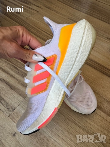 Оригинални маратонки Adidas UltraBoost 22! 40 н, снимка 2 - Маратонки - 39257132