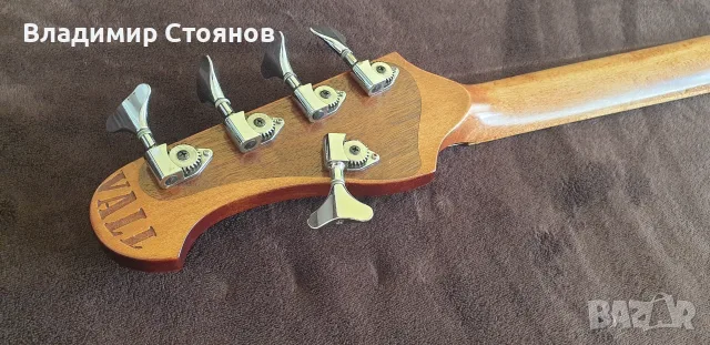 Бас китара Custom V, снимка 5 - Китари - 55728602