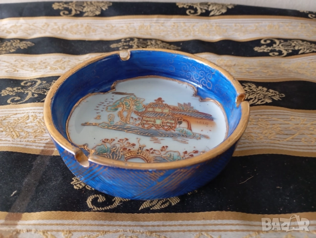 Порцеланов пепелник