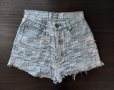 Дамски къси дънкови панталонки р-р XS, снимка 1 - Къси панталони и бермуди - 41631143