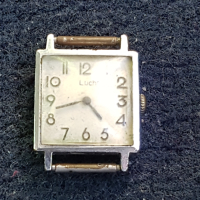 Часовник Луч Лъч квадратен, снимка 1 - Антикварни и старинни предмети - 44604436