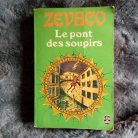 Мостът на въздишките - книга на френски език Le pont des soupirs, снимка 1 - Художествена литература - 36070770