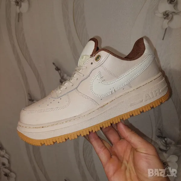 маратонки Nike Air Force 1 Luxe  номер 39  , снимка 1