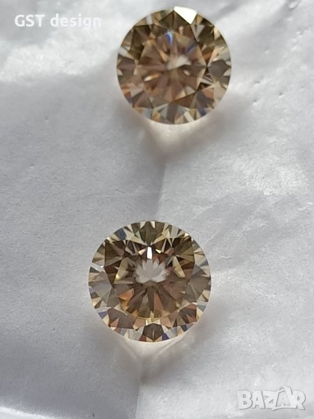 Спешно Топ Фенси Злато 3,4к. Мойсанит Диамант Двойка 7,6 мм., снимка 1