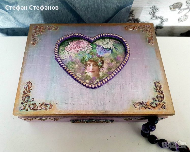 Дървена кутия за бижута, снимка 1