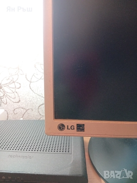 Монитор LG, снимка 1