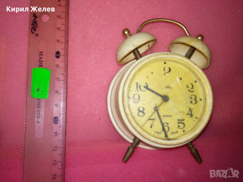 SLAVA MADE in USSR Стар КОЛЕКЦИОНЕРСКИ РУСКИ БУДИЛНИК МЕХАНИЧЕН НАСТОЛЕН ЧАСОВНИК СЛАВА СССР 30783, снимка 1