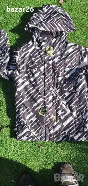 volcom размер XL Youth snowboard ski яке , снимка 1