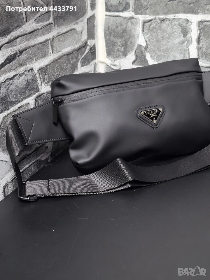 Prada чанта тип банан , снимка 1