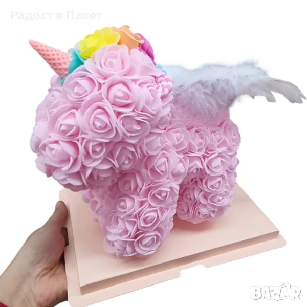 Еднорог от вечни рози с крила от пера ,22х22см,в подаръчна кутия, снимка 1