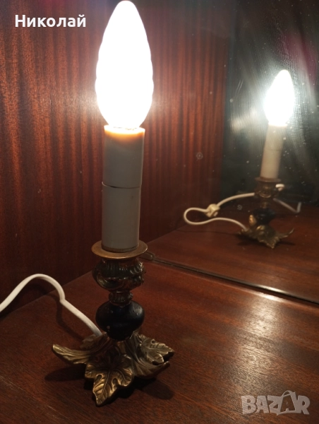Малка бронзова лампа имитираща свещник, снимка 1