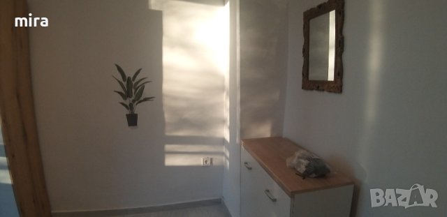 обзаведена стая Редута след основен ремонт с чисто нови мебели , снимка 3 - Стаи под наем - 44388147