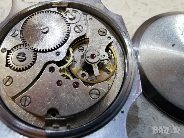 часовник победа, снимка 6 - Антикварни и старинни предмети - 51176015