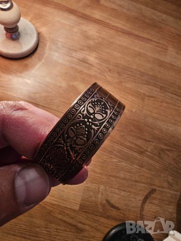 Старинна кована  възрожденска медна гривна с множество орнаменти - майсторка изработка , снимка 4 - Антикварни и старинни предмети - 40566890