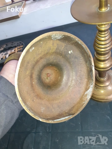 Чифт невероятни стари бронзови свещници, снимка 6 - Антикварни и старинни предмети - 53279838