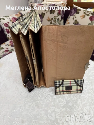 Дамска чанта-сейф BURBERRYS със заключване за лаптоп и документи, снимка 7 - Чанти - 53596677